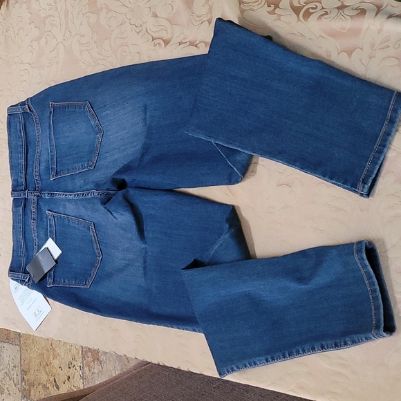 SOLD..NWT WOMENS CELEBRITY PINK HIGH RISE CURVY SKINNY JEANS SIZE 28 and 29 - Picture 6 of 6